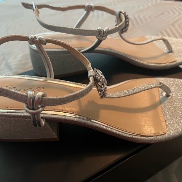 badgley mischka crystal silver sandals, size 10. Excellent condition - Picture 4 of 7